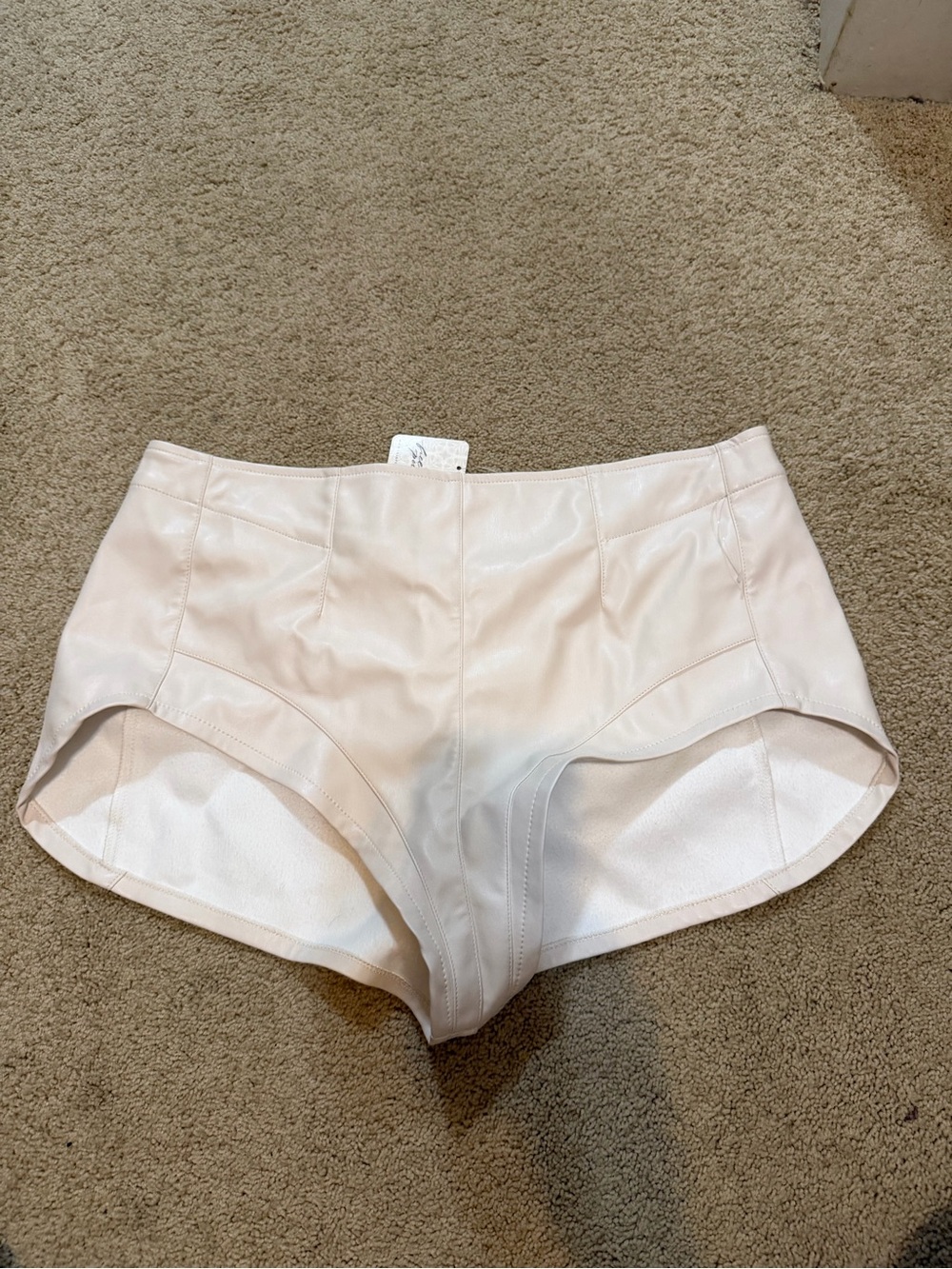 Free People L shorts cream